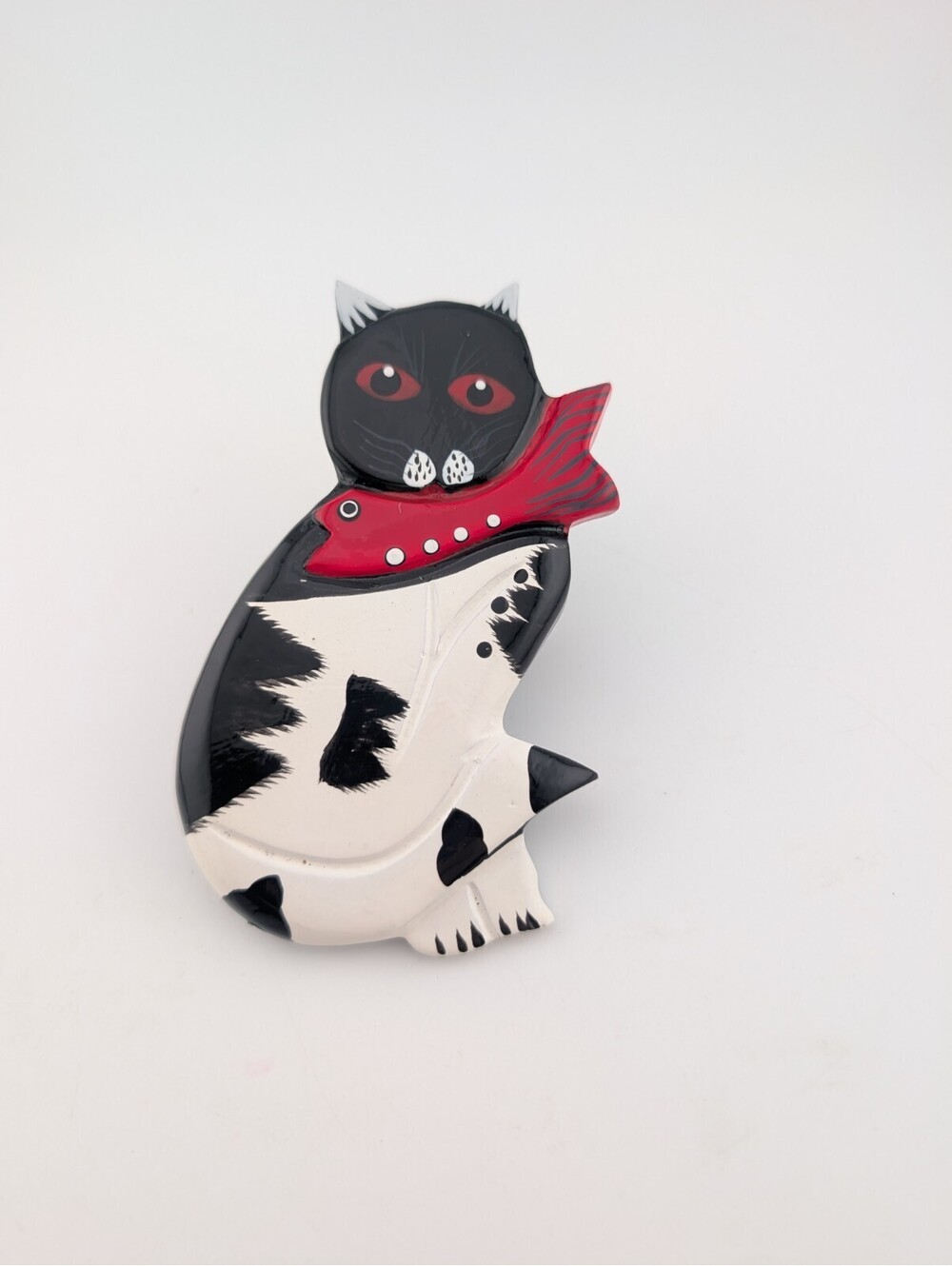 Vintage Wooden Carved Neckerchief Ring Slide Black And White Cat With Red Fish